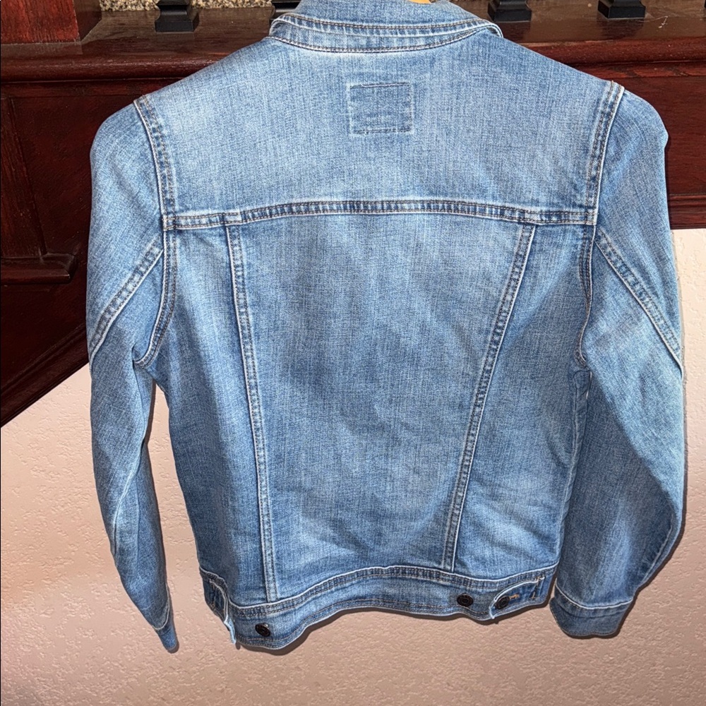 Old Navy Women’s Size Small Light Blue Denim Jean Jacket Casual Fall Style Used - Picture 6 of 7